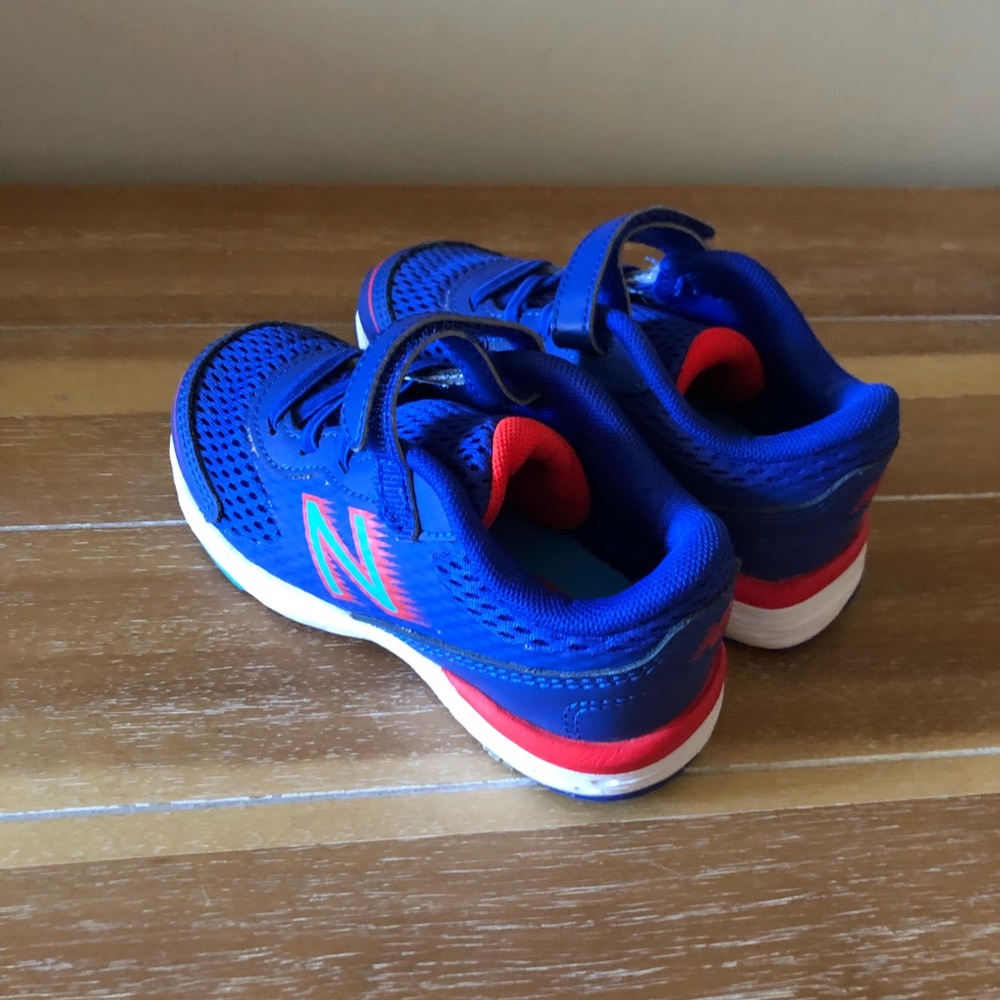 New Balance Kids 680 V6